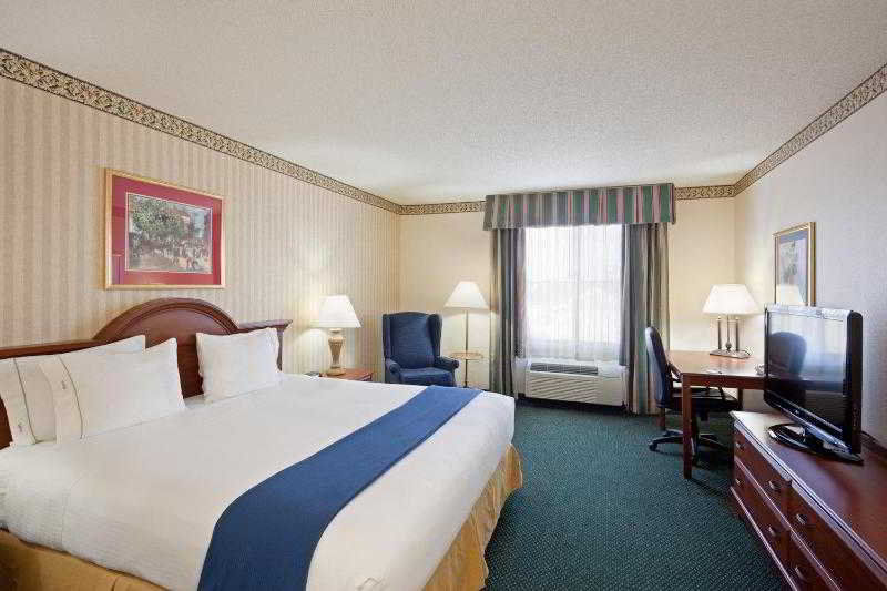 Holiday Inn Express Boston/Milford Hotel, An Ihg Hotel Room photo